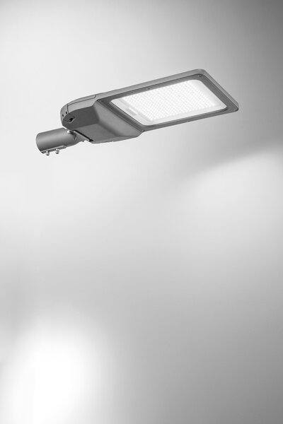 FAN LED-ROADWAY-200C Silniční LED světlo Roadway (šedé, kov) 200 W, 33 000 lm, 3000 K, CRI > 70, IK 08, IP65, 708 x 310 x 99 mm - FANEUROPE
