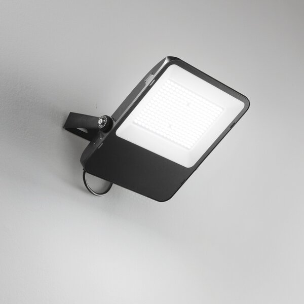 FAN LED-TAURUS-200 Venkovní reflektor LED TAURUS černá hliník 200 W 26000 lm 4000 K IP65 40,8x34,7x5,95 cm - FANEUROPE