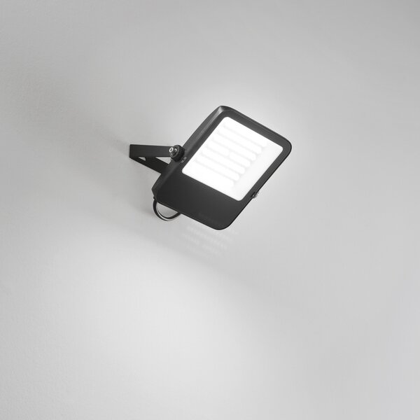 FAN LED-TAURUS-70C LED reflektor Taurus (černý) 70 W, 9000 lm, 3000 K, IP65, 22,9 x 4,8 x 24,9 cm - FANEUROPE