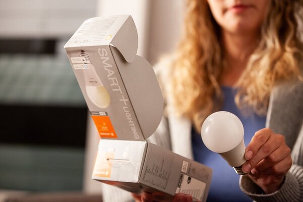 Smart LED žárovka SMART+ MATTER Classic A60, 9W, Nastavitelná bílá, E27