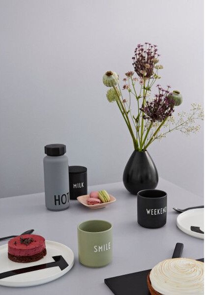Porcelánový hrneček Smile 300 ml