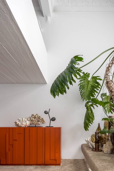 Brokis Designová stolní lampa Ivy table PC1131, 2xG4 Povrch Montury: kov - bílý matovaný komaxit se strukturou, Barva skla: Šedá kouřová - transparentní sklo