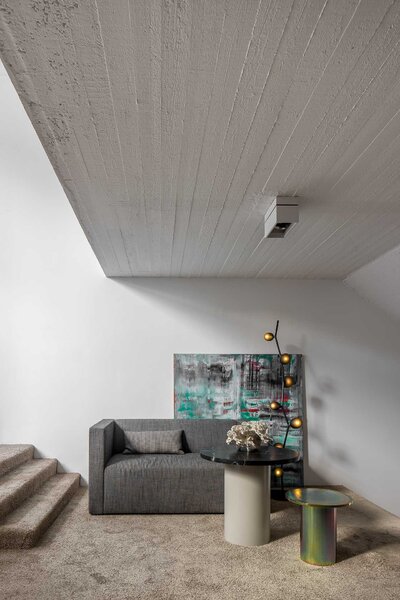 Brokis Designová stojací lampa Ivy table PC1132, 7xG4 Povrch Montury: kov - bílý matovaný komaxit se strukturou, Barva skla: Šedá kouřová - transparentní sklo