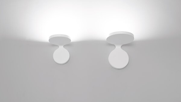 Artemide 1614010A Rea 12 White, nástěnné svítidlo pro nepřímé osvětelní, 15W LED 3000K, šířka 12cm