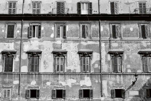 DIMEX | Vliesová fototapeta Stará fasáda budovy MS-5-0798 | 375 x 250 cm| bílá, černá, šedá