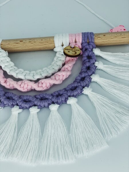 BRIMOON Duha macramé bílo-růžovo-fialová 30 x 16 cm