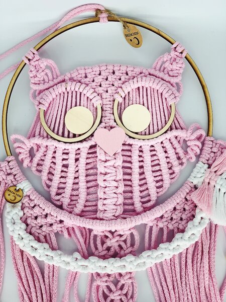 BRIMOON Sova macramé závěsná dekorace 66 x 28 cm Barva: Růžová