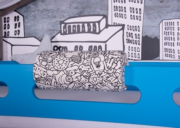 Opěrka/chránič na postel 18x50cm Komiks - černá / bílá