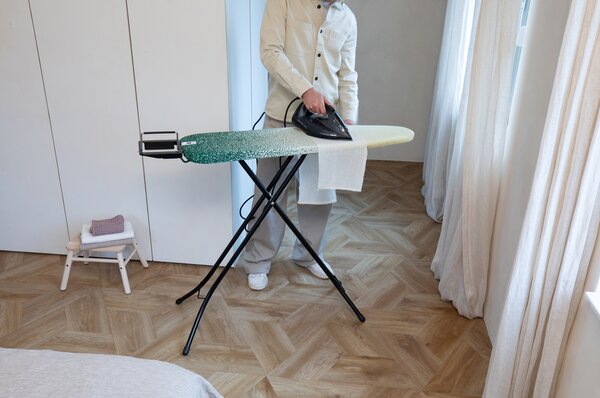 Brabantia žehlicí prkno A 110x30 cm, černý rám, odkládací plocha - Fairtrade bavlna, New Dawn