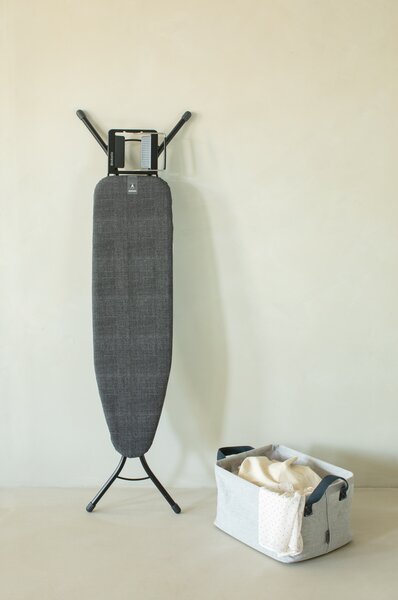 Brabantia žehlicí prkno A, 110x30cm, odkládací plocha pro žehličky, černý rám 22mm, Denim Grey