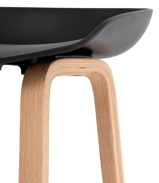 Černá barová židle Somcasa Ruth 74 cm s dřevěnou podnoží