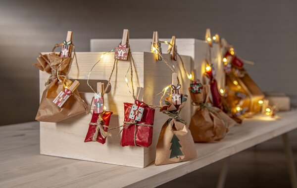 Adventní kalendář / Světelný řetěz Clippy Advent 240 cm