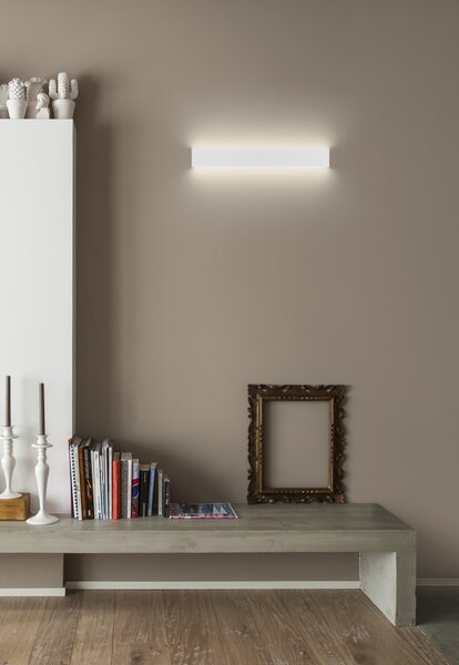 Linea Light 8255M Box_W, bílé nástěnné svítidlo se svícením nahoru/dolů, 10W LED 2700K, délka 13,9cm