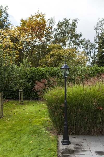 Lutec 6951301189 LED zahradní solární stojací lampa London 3x2W | 3xE12 | 300lm | 3000K | IP44 - černá