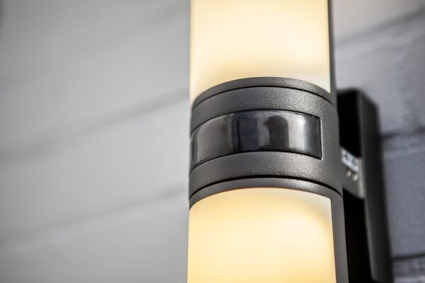 Lutec 5198102118 LED venkovní nástěnná lampa se senzorem pohybu Cyra 1x15W | 1000lm | 3000K | IP54 - s dvěma otočnými hlavami
