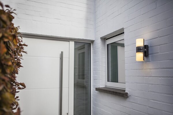 Lutec 5198102118 LED venkovní nástěnná lampa se senzorem pohybu Cyra 1x15W | 1000lm | 3000K | IP54 - s dvěma otočnými hlavami