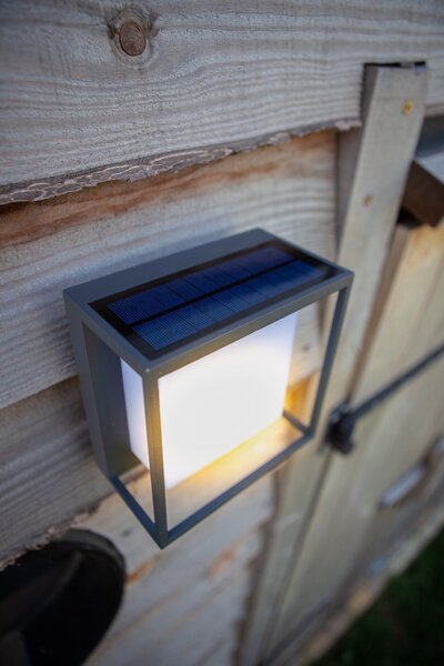 Lutec 6934601118 LED venkovní solární nástěnná lampa se senzorem pohybu Curtis 1x3W | 300lm | 3000K | IP54 - černá