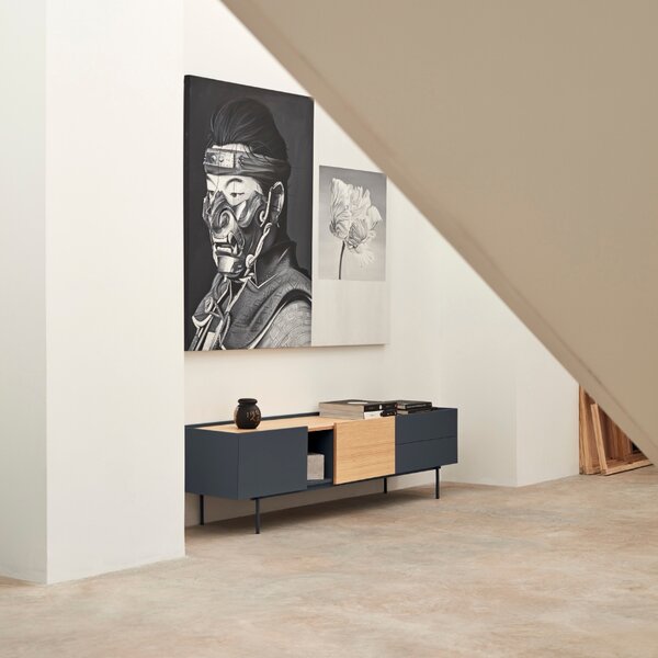 Antracitově šedý dubový TV stolek Teulat Otto 180 x 40 cm