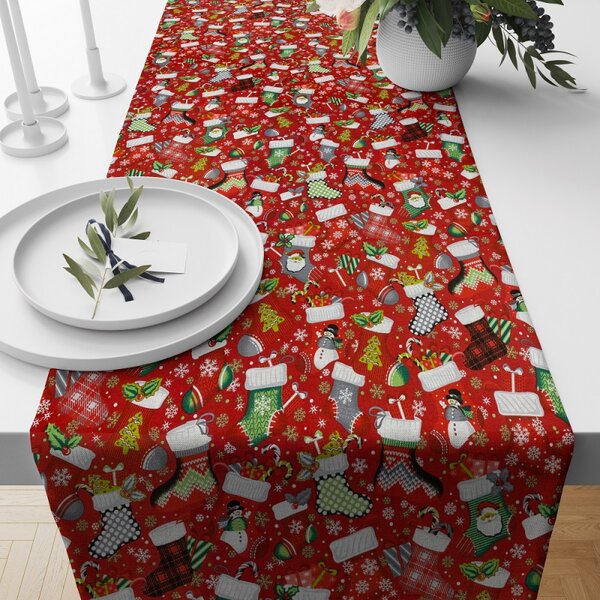 Ervi bavlněný běhoun na stůl - Vánoční ponožky červené