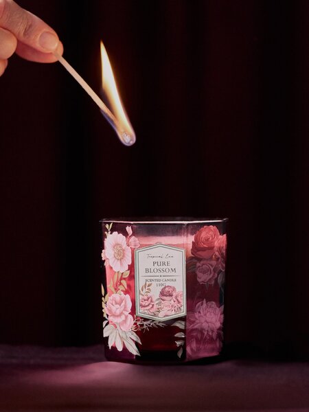 Sinsay - Vonná svíčka Pure Blossom - světle fialová