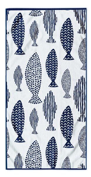 Tmavě modrá plážová osuška 90x180 cm Fish – DecoKing