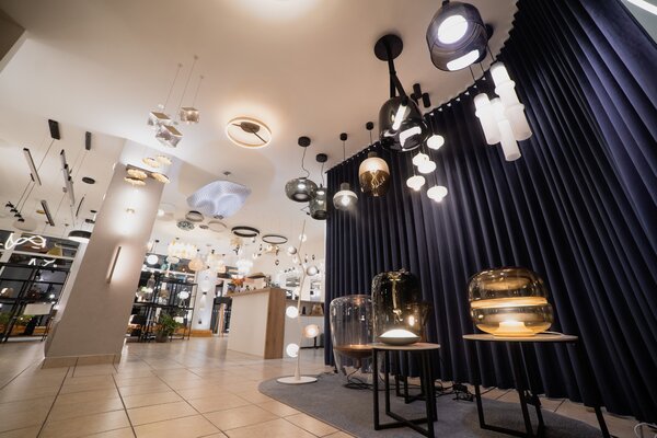 Brokis Designové závěsné svítidlo Bamboo forest single S, PC1327 Stmívání, řízení: ON/OFF (bez stmívání), Barva skla: Hnědá kouřová - transparentní sklo, Povrchová úprava baldachýnu: Kov - černý matovaný komaxit se strukturou