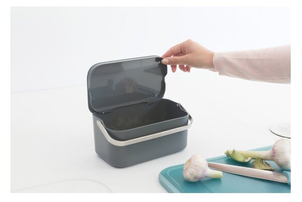 Tmavě šedá nádoba na kompostovatelný odpad 1,8 l SinkSide – Brabantia