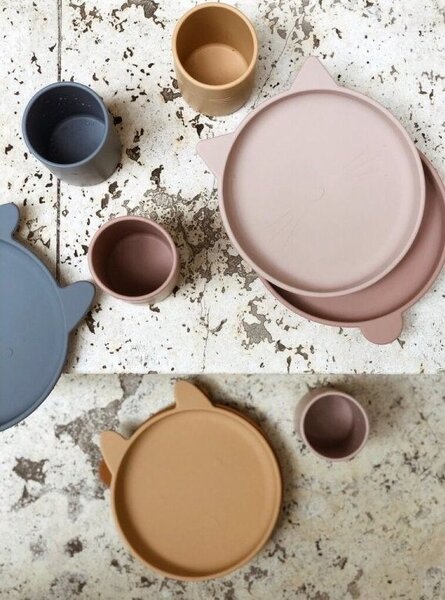 Silikonový talířek Olivia Golden Caramel Oat 17 cm – set 2 ks