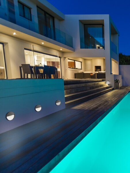 Mantra 7012 Baker, bílé svítidlo pro orientační osvětlení exteriéru, 3W LED 3000K, 10,5x10,5cm, IP54