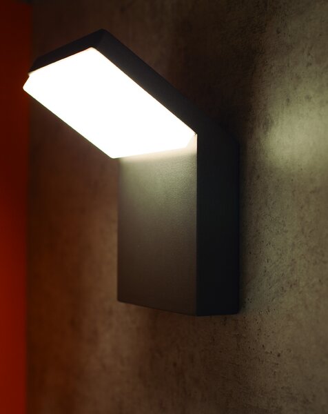 Mantra 7046 Alpine, bílé venkovní nástěnné svítidlo, 6W LED 3000K, výška 16,5cm, IP65