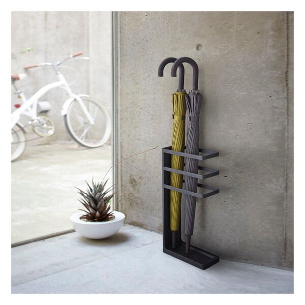 Černý stojan na deštníky YAMAZAKI Slim Layer