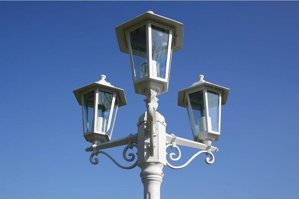 Zahradní lampa Kingston, kandelábr se 3 rameny 215 cm, bílý