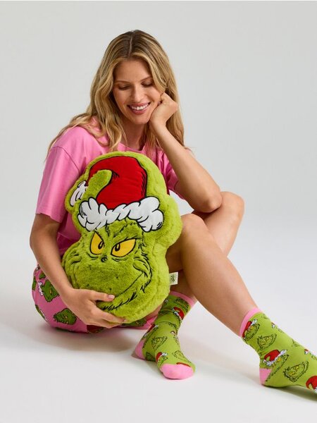 Sinsay - Kožešinový dekorační polštář s vánočním motivem Grinch - neonová