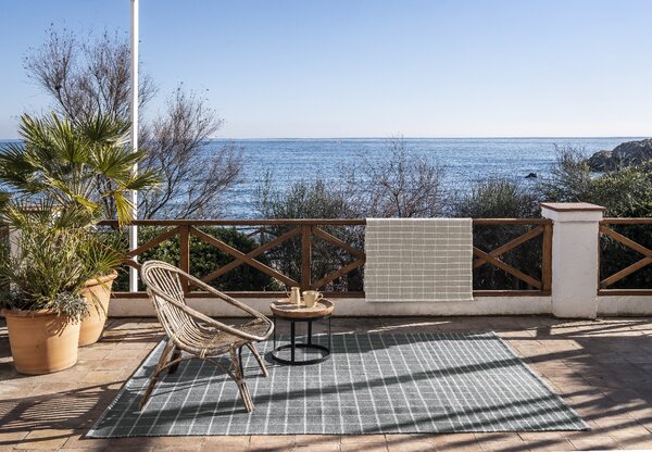 Nanimarquina Koberec Tiles 2, tmavě šedý, 100% recyklované PET Rozměr: 170x240 cm