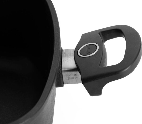 Titanový hranatý hrnec 28 cm WOLL Titan Best, nepřilnavý 1028TBI