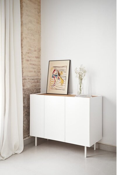 Bílá nízká komoda v dekoru dubu 110x85 cm Arista – Teulat