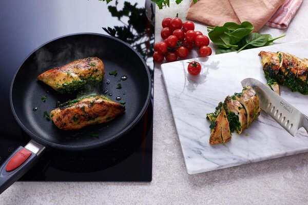 Titanová pánev 28 cm WOLL Titan Best indukční s odnímatelnou rukojetí 1528TBI
