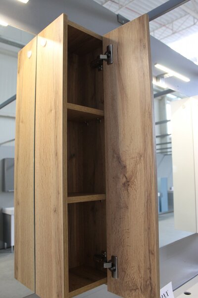 Lavedo Bronx Wotan Oak 65 – závěsná koupelnová galerka se zrcadlem a LED osvětlením (chrom 30 cm) | Lavedo by Aplomo