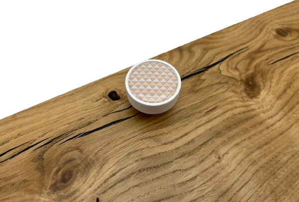 In-Design Nábytková knopka Nero bílá, motiv trojúhelníky V30