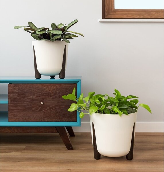 PLASTOVÝ KVĚTINÁČ MOSS ECO 25X26 CM HNĚDÁ