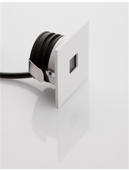 Nova Luce Venkovní zapuštěné svítidlo do zdi PASSAGGIO bílá hliník LED 1W 3000K 3V IP54 délka kabelu 1.80m použijte driver 9020170