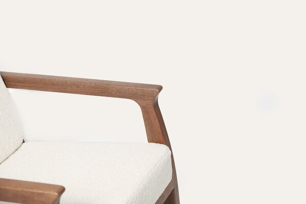 Křeslo Mila designové čalouněné křeslo z masivu