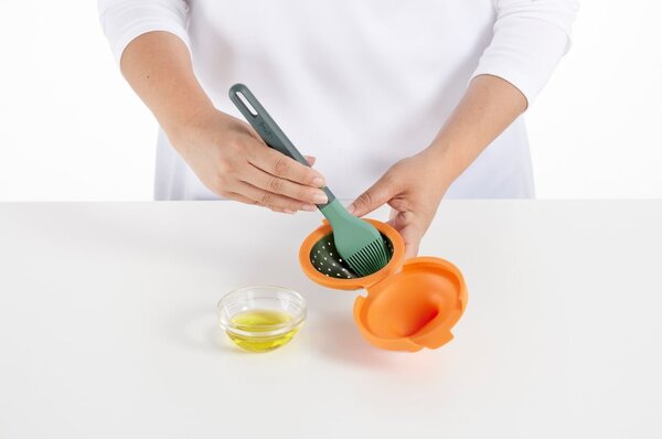 Silikonové formičky na ztracené vejce v sadě 2 ks Pouched egg cooker – Lékué