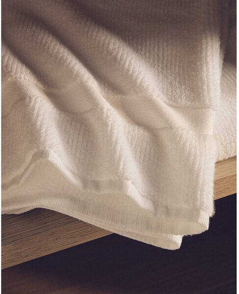 Bílá froté bavlněná osuška 70x140 cm Olvira – Kave Home