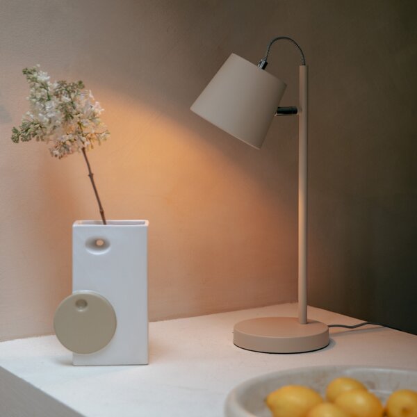 Béžová kovová stolní lampa ZUIVER BUCKLE HEAD