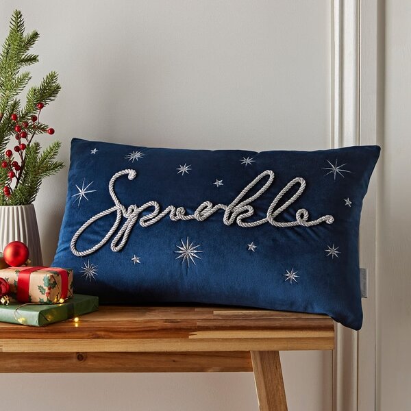 Sametový dekorační polštář s vánočním motivem 30x50 cm Sparkle – Catherine Lansfield