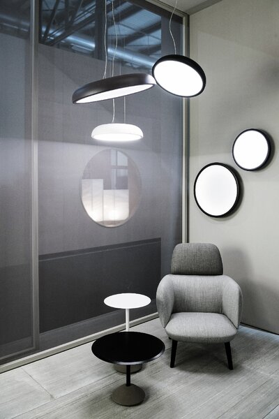 Stilnovo 8539 Reflexio_P, bílé závěsné svítidlo se skrytým zdrojem světla, 48W LED stmívatelné 3000K, prům. 65cm