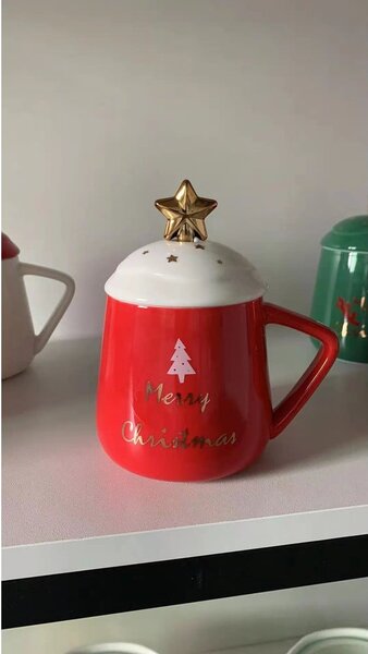 Červeno-bílý porcelánový vánoční hrneček Villa d'Este Merry Christmas, 370 ml