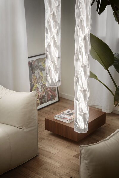 SLAMP HUGS000PRS01TVT000EU Hugo vertical, designové závěsné svítidlo, 20W LED 3000K, prisma, délka 100cm