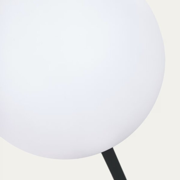 Bílá plastová solární stojací LED lampa Kave Home Dinesh 120 cm s černou podnoží